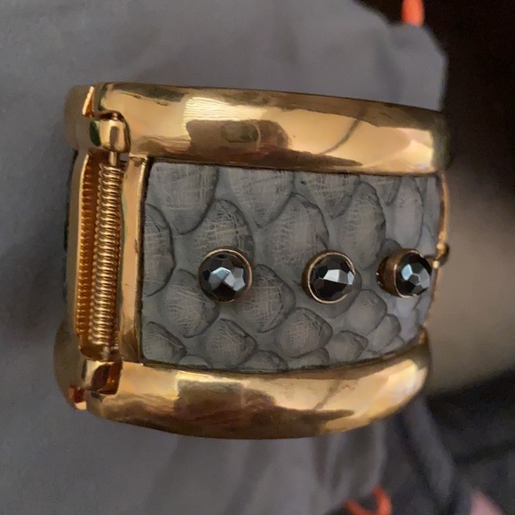 Kara Ross Large Wide Lizard & Swarovski Gems Gold Hinged Statement Cuff NWT - Picture 7 of 8